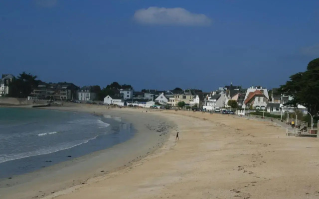 Appartement vue mer avec piscine intérieure