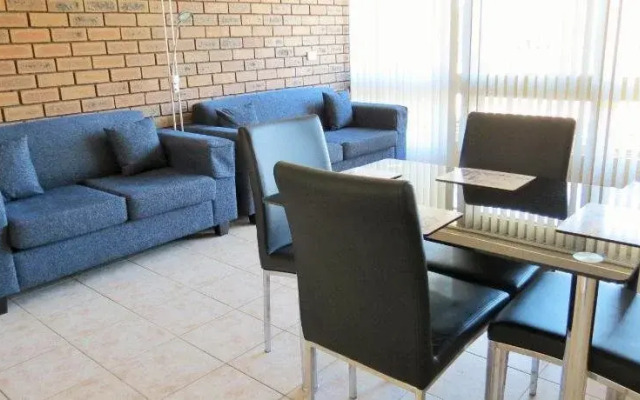 Chapman Court Holiday Units