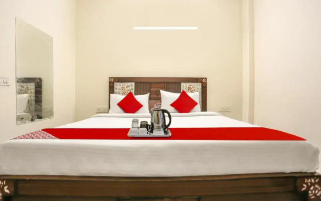 Oyo Flagship 702599 Hotel Amira Residency