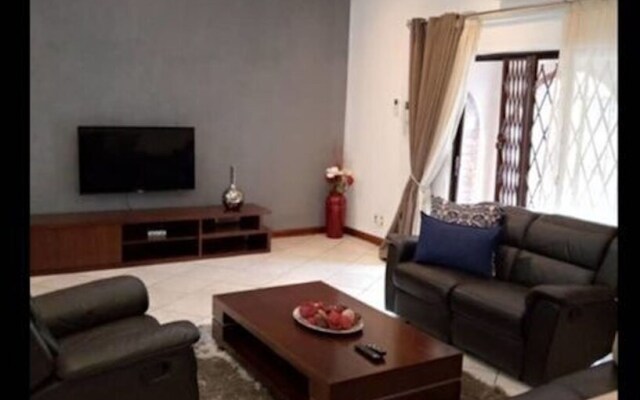 3 Bedrooms Exclusive House in Northmead