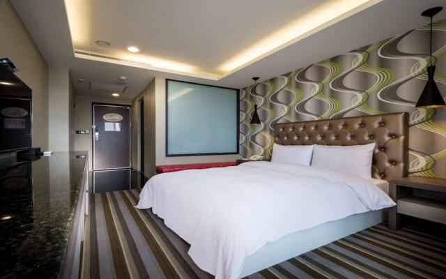 Jung Zaw Business Hotel