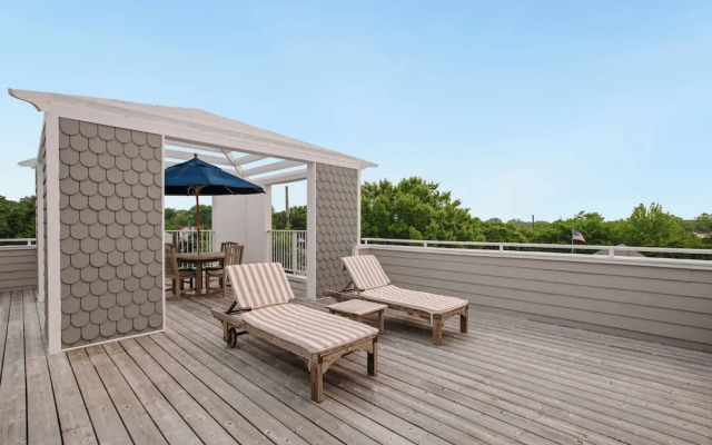 The Harbor Front Inn