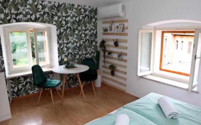 Cool & Romantic Studio In Portoroz Jb3