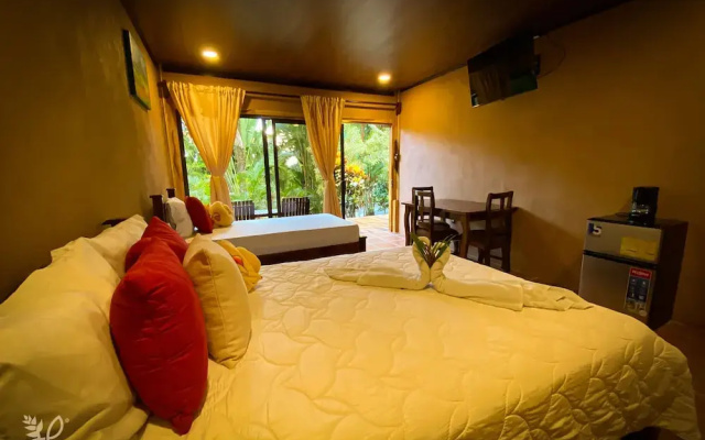 Hotel Heliconias Nature Inn & Hot Springs