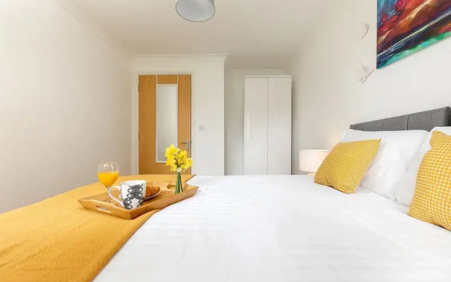 KVM - Peacock Apartment