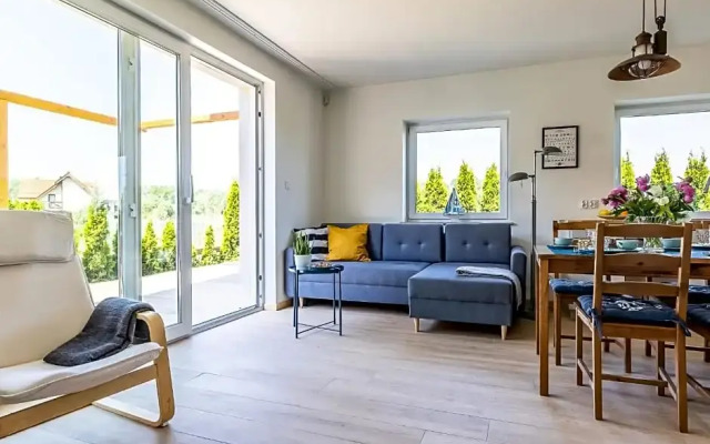 Seaview House with fireplace