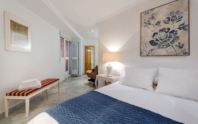 Modern 3 Bd Aptm Close to the Cathedral Isabel la Catolica I - Apartment in Granada - Photo 3