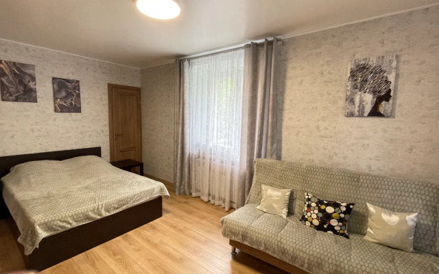 Апартаменты на проспекте Октября 122/1