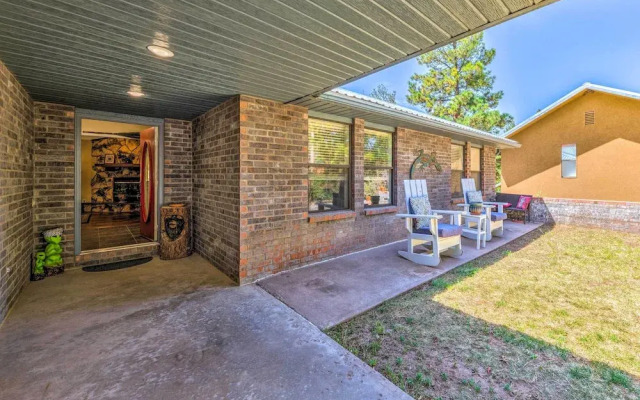 Cloudcroft Escape w/ Forest Views!