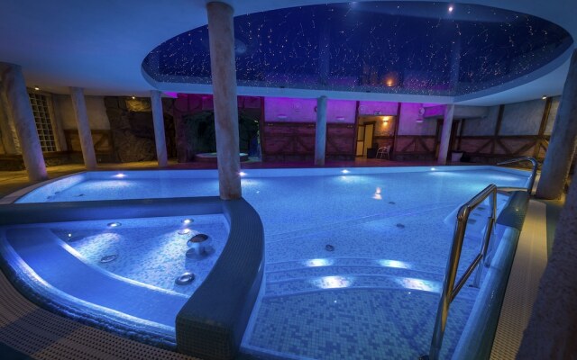 Hotel Krysztal Conference & Spa