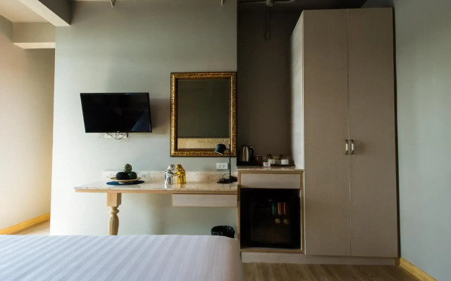 V VAREE Bangkok