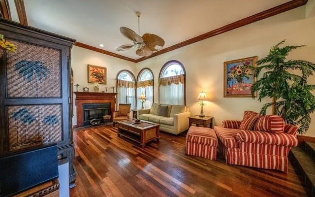 Casa de Mediterranean Home