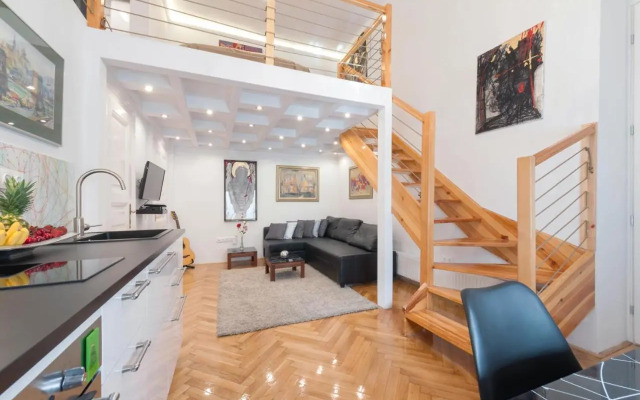 Bridge & Castle Art Apartman
