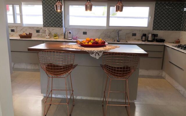 Casa 4 suítes Jurere Internacional