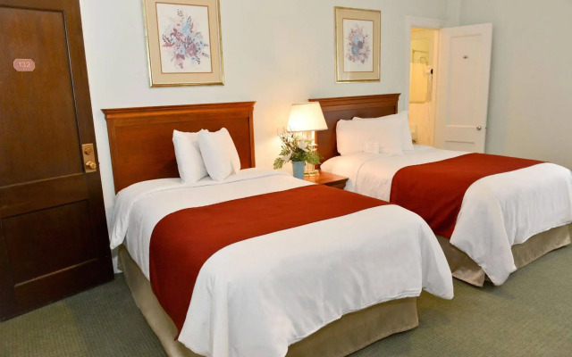 Penn Wells Historic Hotel