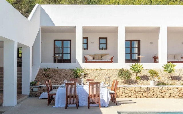 San Josep 6-bed Villa, Sleeps 14, Pool & Sea View