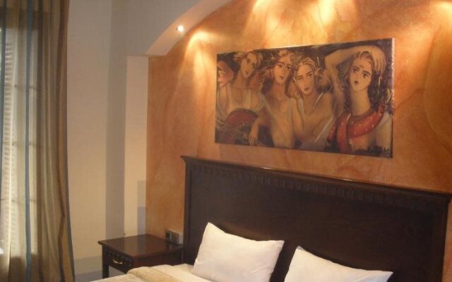 Pelias Hotel