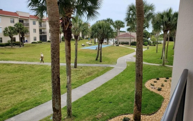 P26 - Ocean Village Club