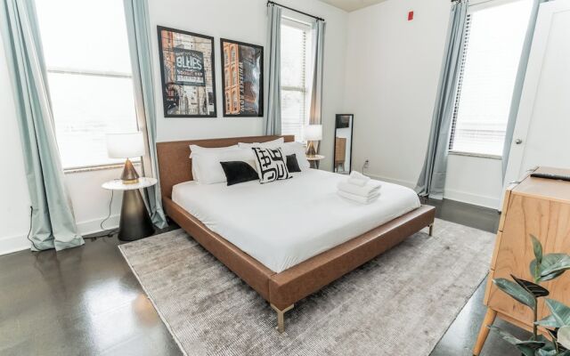 Modern Loft Near West End!