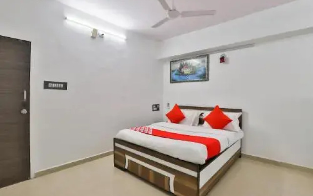 Oyo 25054 Hotel Day Night Stay