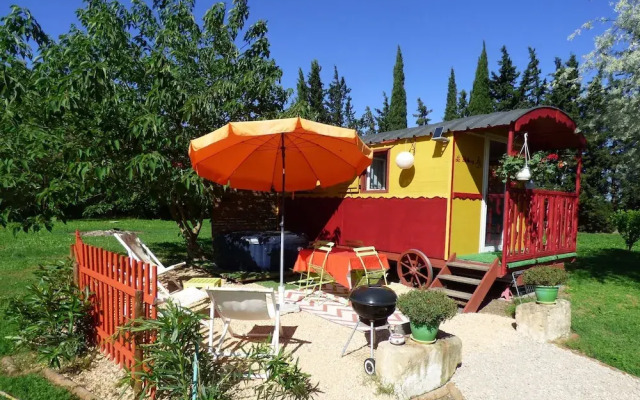 MAS MAURANE-Roulotte avec SPA privé