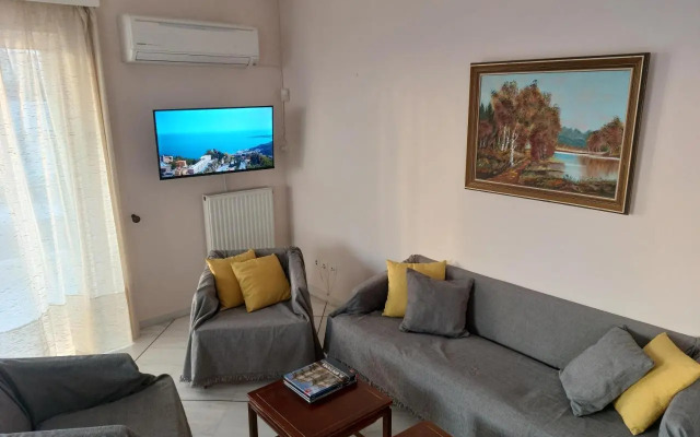 Sea view,big and comfortable appartment in Voula