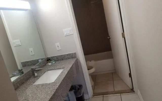 Econo Inn Lackland AFB Seaworld