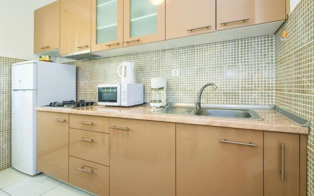 Stunning Home in Mali Rat With Wifi and 3 Bedrooms