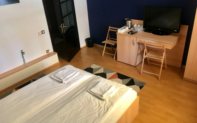 Cristi's Rooms - Pensiune