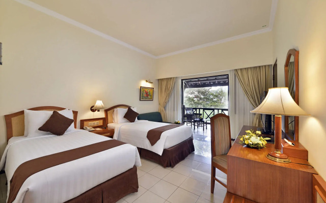 Grand Whiz Hotel Trawas