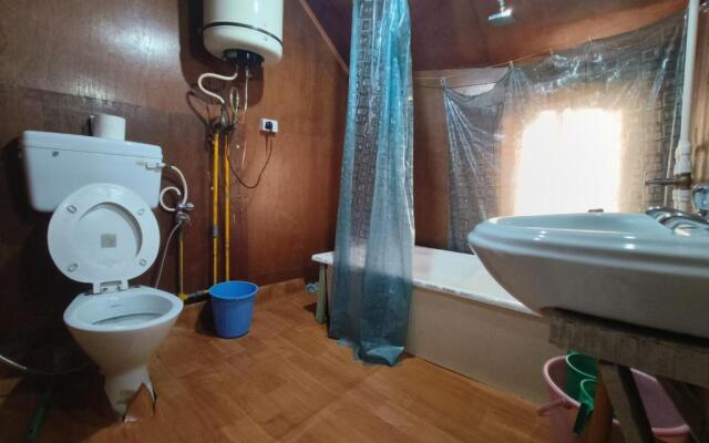 Houseboat New Suzan
