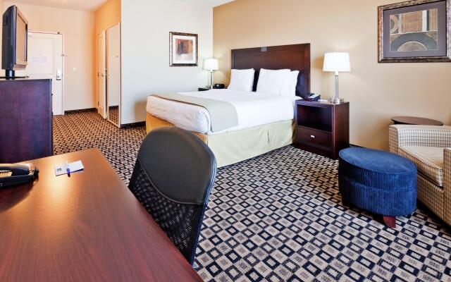 Holiday Inn Express Hotel & Suites Clovis by IHG