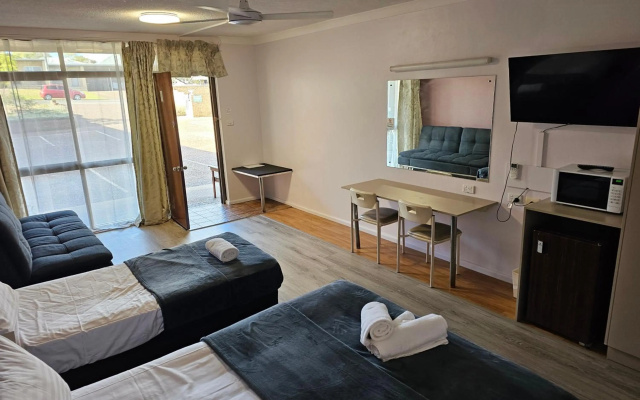 Cumberland Motor Inn – Guest Rooms – Cessnock