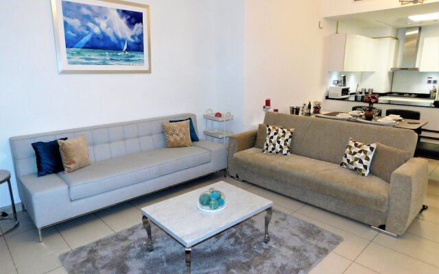 Luton Vacation Homes - Royal Bay