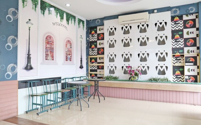 M Authentic Kost Man by OYO Rooms