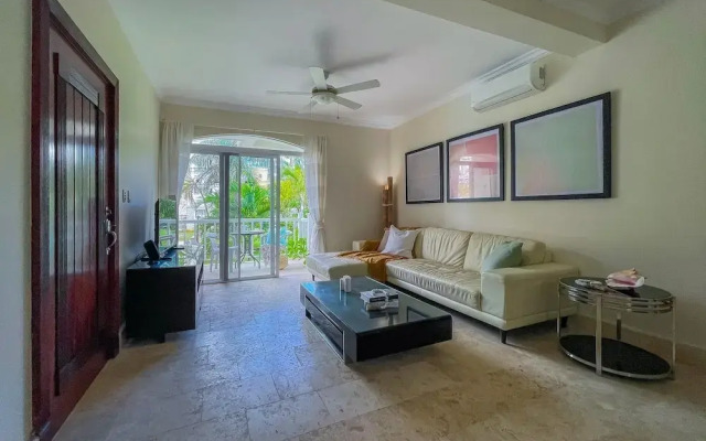 Cute Apartment Only Steps From the Beach