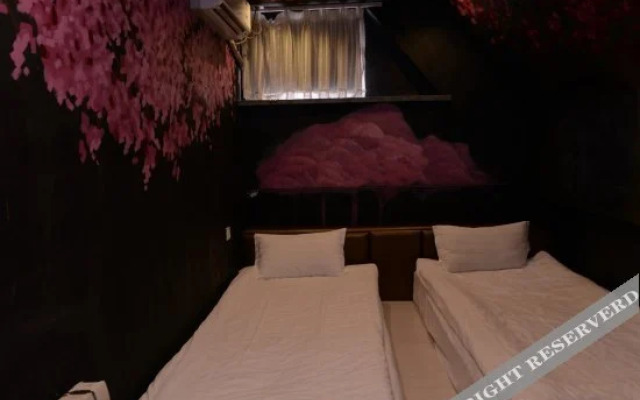 Meet Up Theme Hotel
