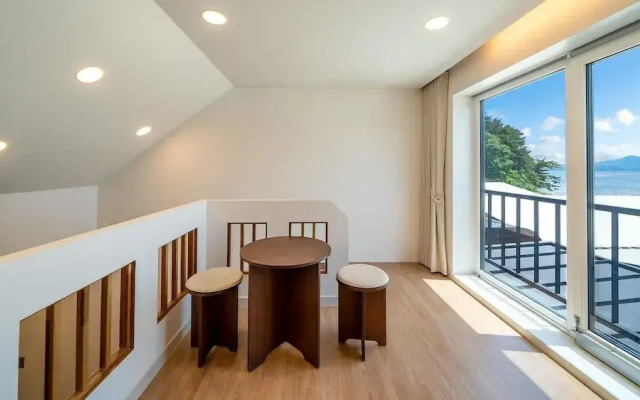 Changwon 055 Poolvilla