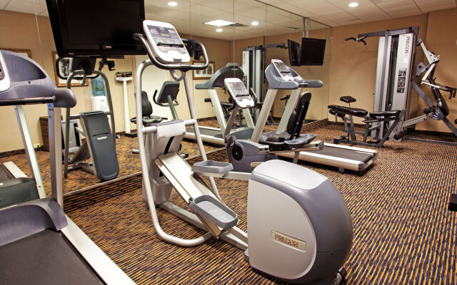 Holiday Inn Express & Suites Baton Rouge East by IHG