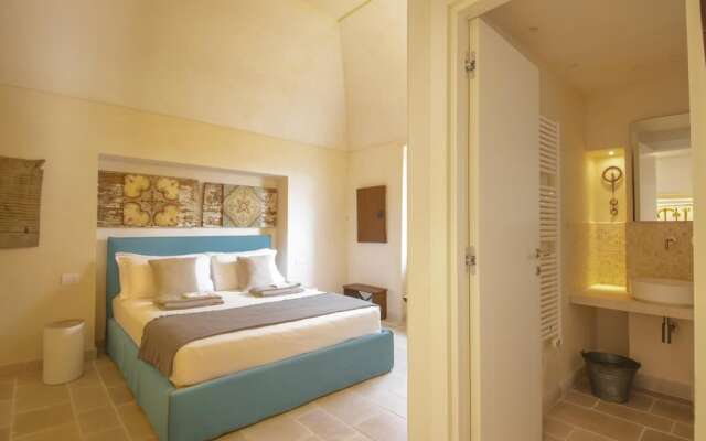 TD Casa Lul Panoramic Pool Over Mediterranean Scrub