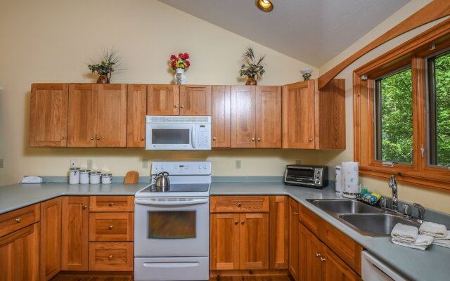 Mountain Top Lodge 4 Bedroom House