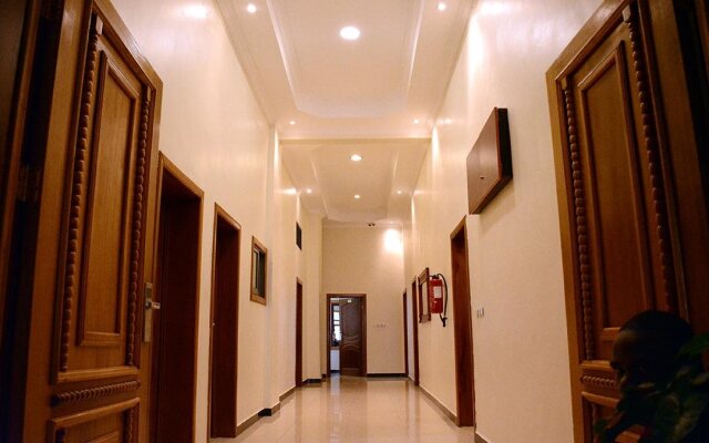La Posh Hotel