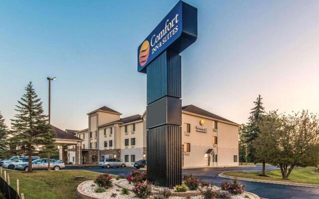 Comfort Inn and Suites North Aurora