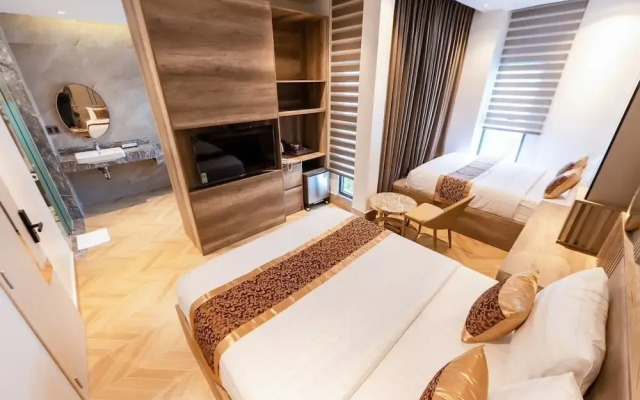 My My Hotel 2