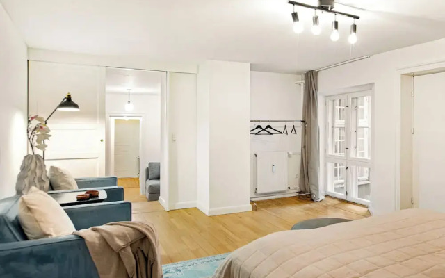 Sanders Tivoli 1- Lovely 2-bdr Apt Near Tivoli