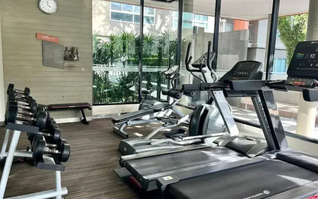 Top Floor One Br Apartment Between Patong hkt City