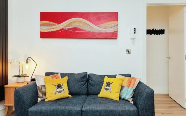Solihull Modern Living - 1 Bed Apartment
