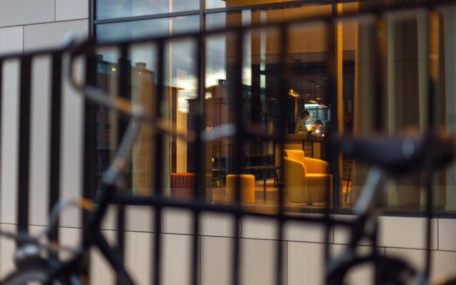 Holiday Inn - the niu, Fender Amsterdam by IHG