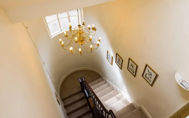 The Admirals Mansion - Central Bath