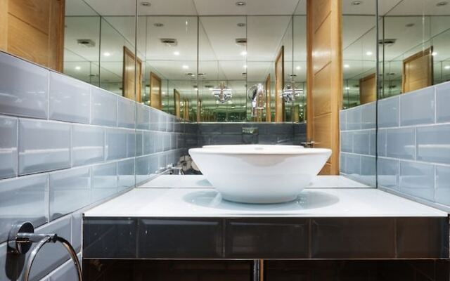 Chelsea Art Apartment